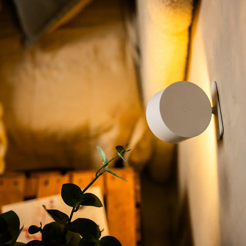 Rechargeable Wall Light with Adjustable Beam – Cordless Modern Lighting