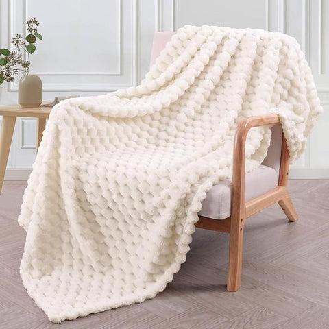 Ultra-Plush All-Season Throw Blanket with Checkered Pattern