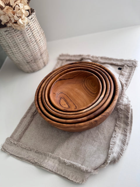 Handcrafted Teak Bowl Set – 5 Nesting Pieces in Timeless Design