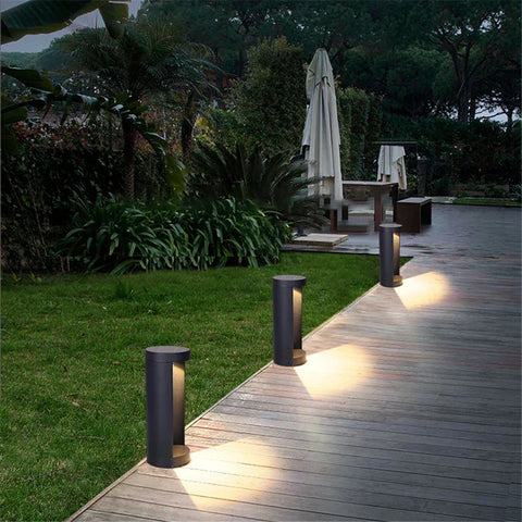 Modern Outdoor LED Wall Light – Black, IP65 Weatherproof