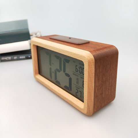 Wooden Alarm Clock – Calendar & Temperature Display