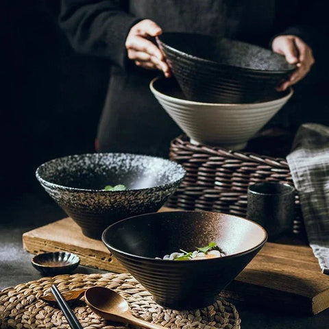 Japanese Ceramic Ramen Bowl – Handcrafted Design